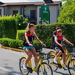 Golf Residenza Lägenhetshotell Peschiera del Garda
