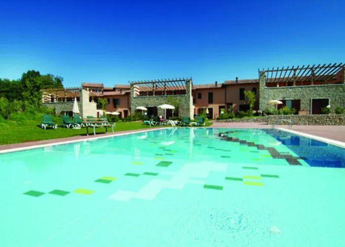 Golf Residenza 아파트호텔 페스키에라델가르다